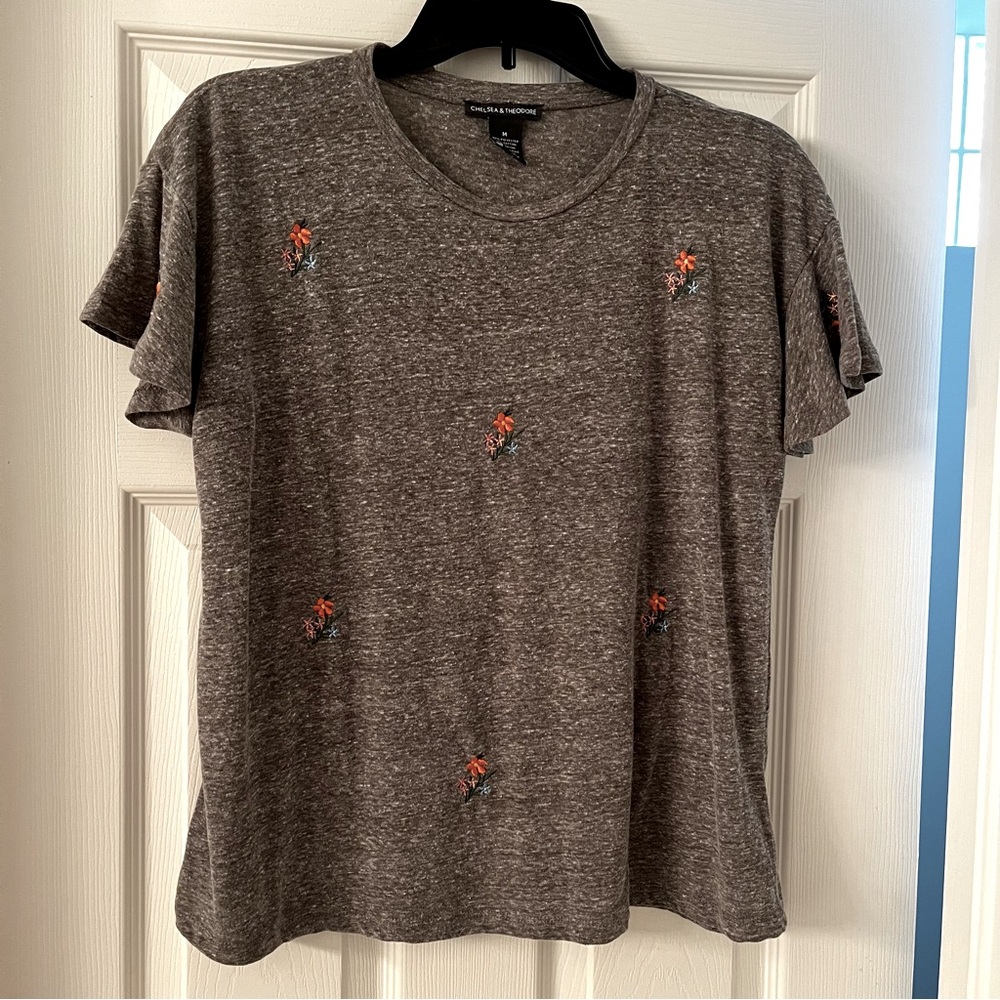 Chelsea & Theodore Heather Gray Embroidered Flowers Flutter Sleeve Shirt Medium
